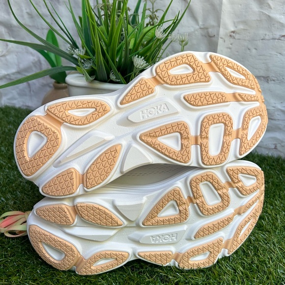 HOKA Bondi 8 sneakers women size 7.5 White /Cantaloupe New Season Women - Picture 15 of 16